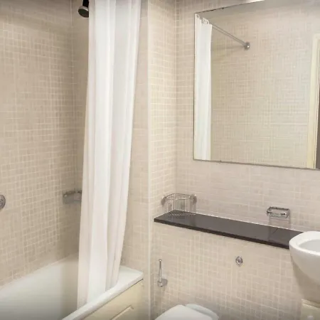 Wilford Court Apartment *